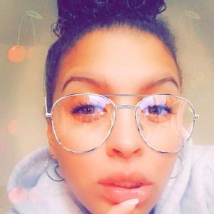 Meet your Posher, Felicia